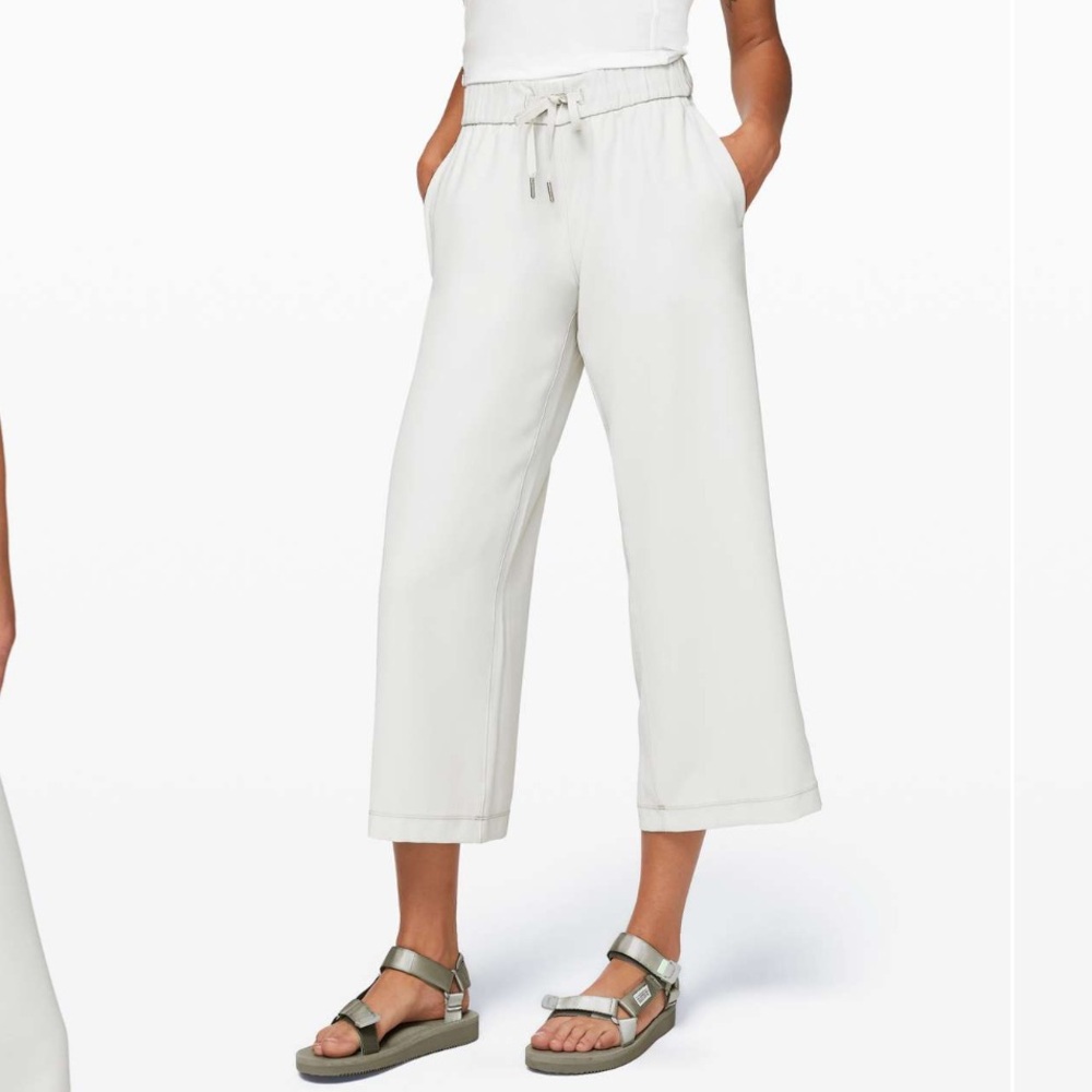 Lululemon On the Fly Wide-Leg 7/8 Pant *Woven